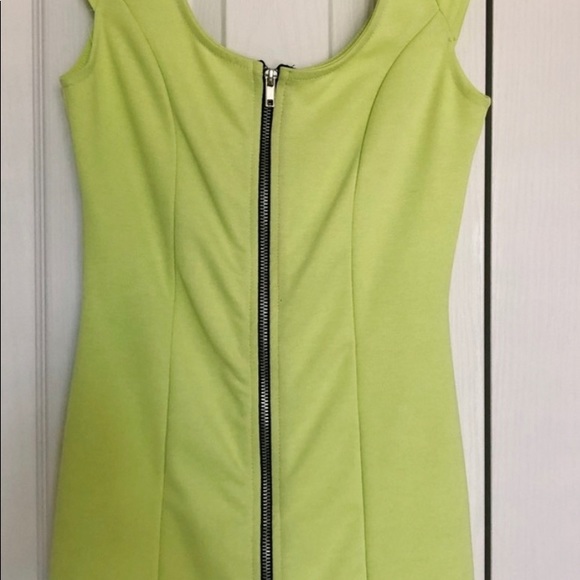 ⭐️3 for $30 Yellow Green Divided H&M Bodycon Zip up front sz 2 once runs small - Picture 2 of 4